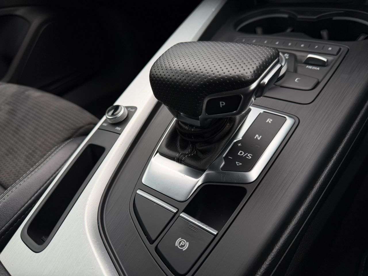 2017 AUDI A4 2017 AUDI A4