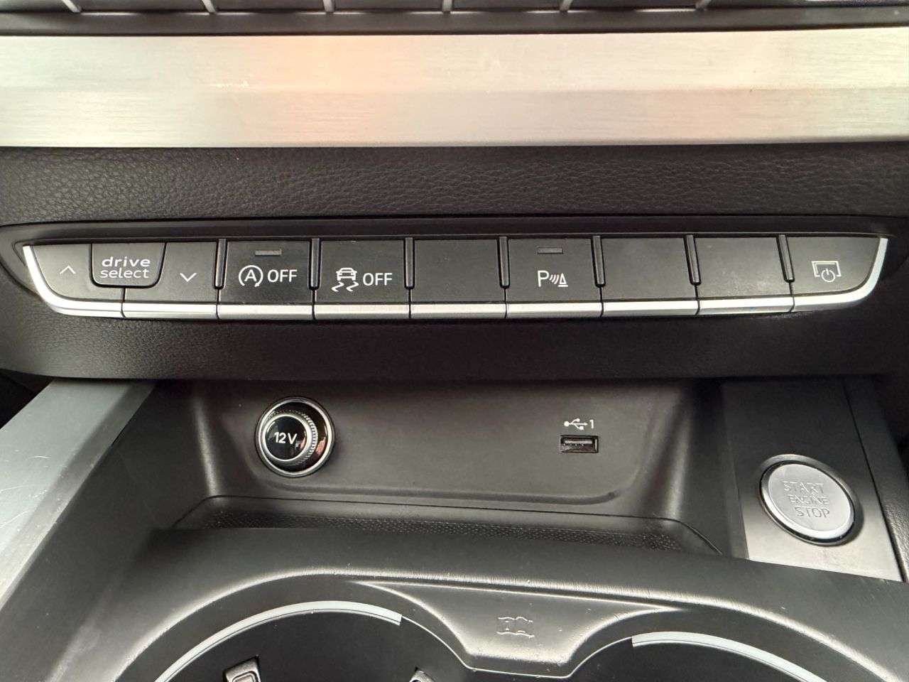 2017 AUDI A4 2017 AUDI A4