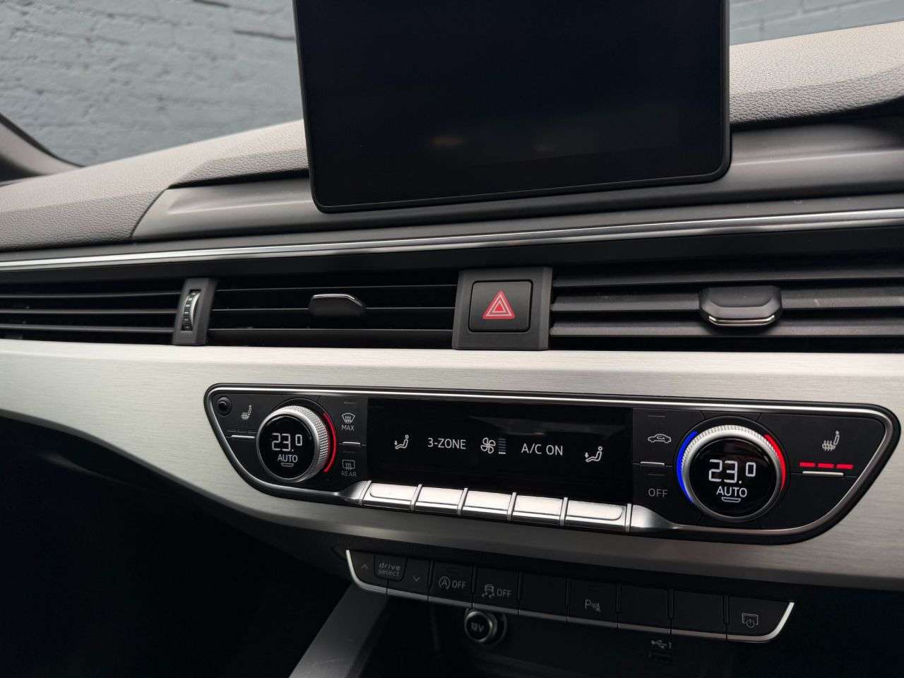 2017 AUDI A4 2017 AUDI A4