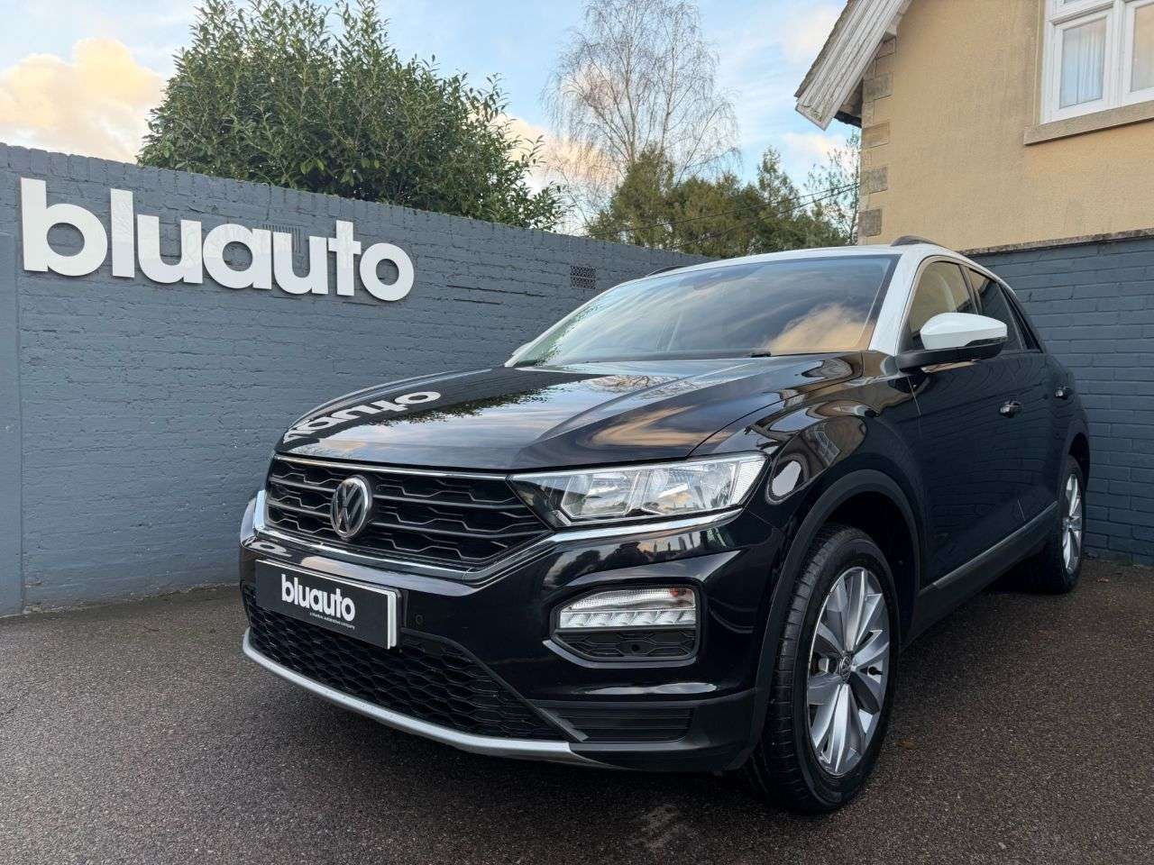 A 2019 VOLKSWAGEN T-ROC 1.0 TSI GPF Design SUV 5dr Petrol Manual Euro 6 (s/s) (115 ps) A 2019 VOLKSWAGEN T-ROC 1.0 TSI GPF Design SUV 5dr Petrol Manual Euro 6 (s/s) (115 ps)