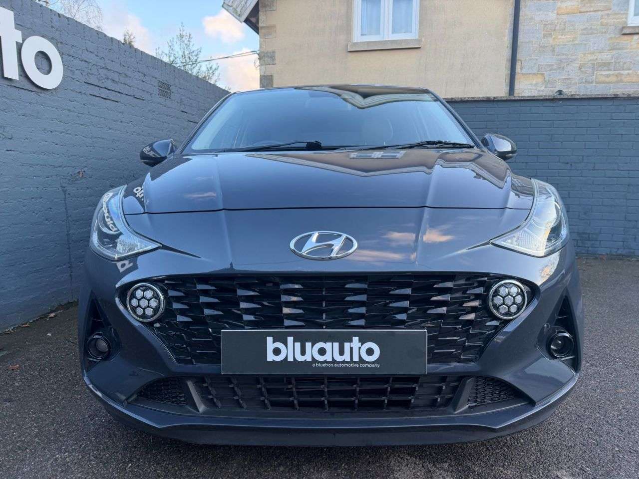 A 2022 HYUNDAI I10 1.0 Premium Hatchback 5dr Petrol Auto Euro 6 (s/s) (67 ps) A 2022 HYUNDAI I10 1.0 Premium Hatchback 5dr Petrol Auto Euro 6 (s/s) (67 ps)