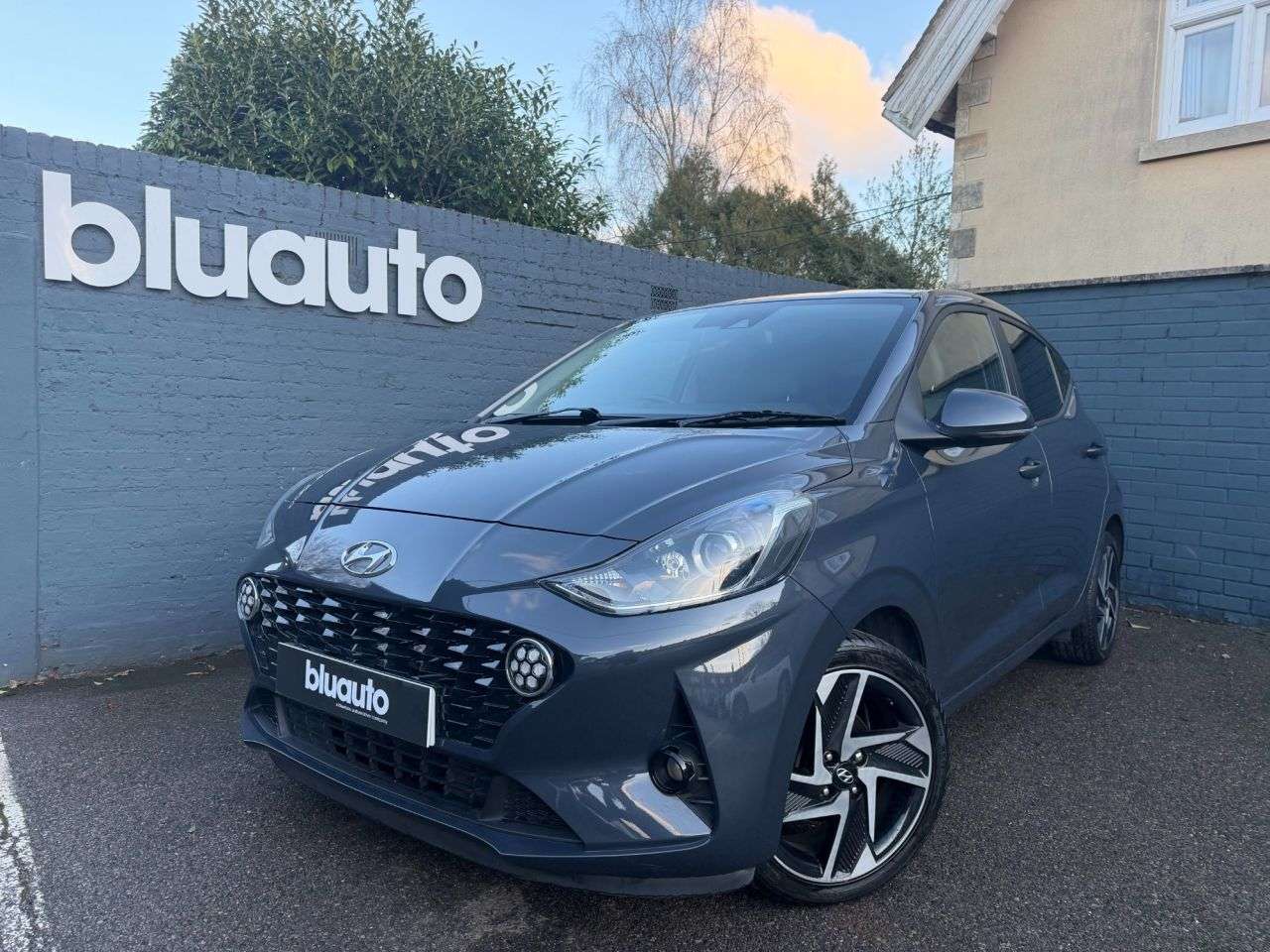 A 2022 HYUNDAI I10 1.0 Premium Hatchback 5dr Petrol Auto Euro 6 (s/s) (67 ps) A 2022 HYUNDAI I10 1.0 Premium Hatchback 5dr Petrol Auto Euro 6 (s/s) (67 ps)