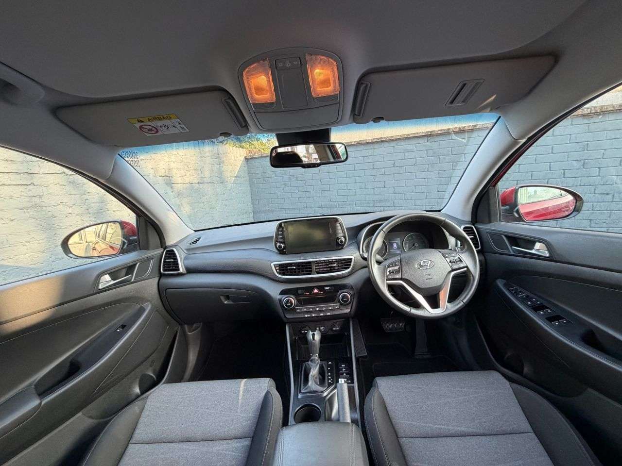 A 2019 HYUNDAI TUCSON 1.6 T-GDi SE Nav SUV 5dr Petrol DCT Euro 6 (s/s) (177 ps) Android Auto / Sa A 2019 HYUNDAI TUCSON 1.6 T-GDi SE Nav SUV 5dr Petrol DCT Euro 6 (s/s) (177 ps) Android Auto / Sa