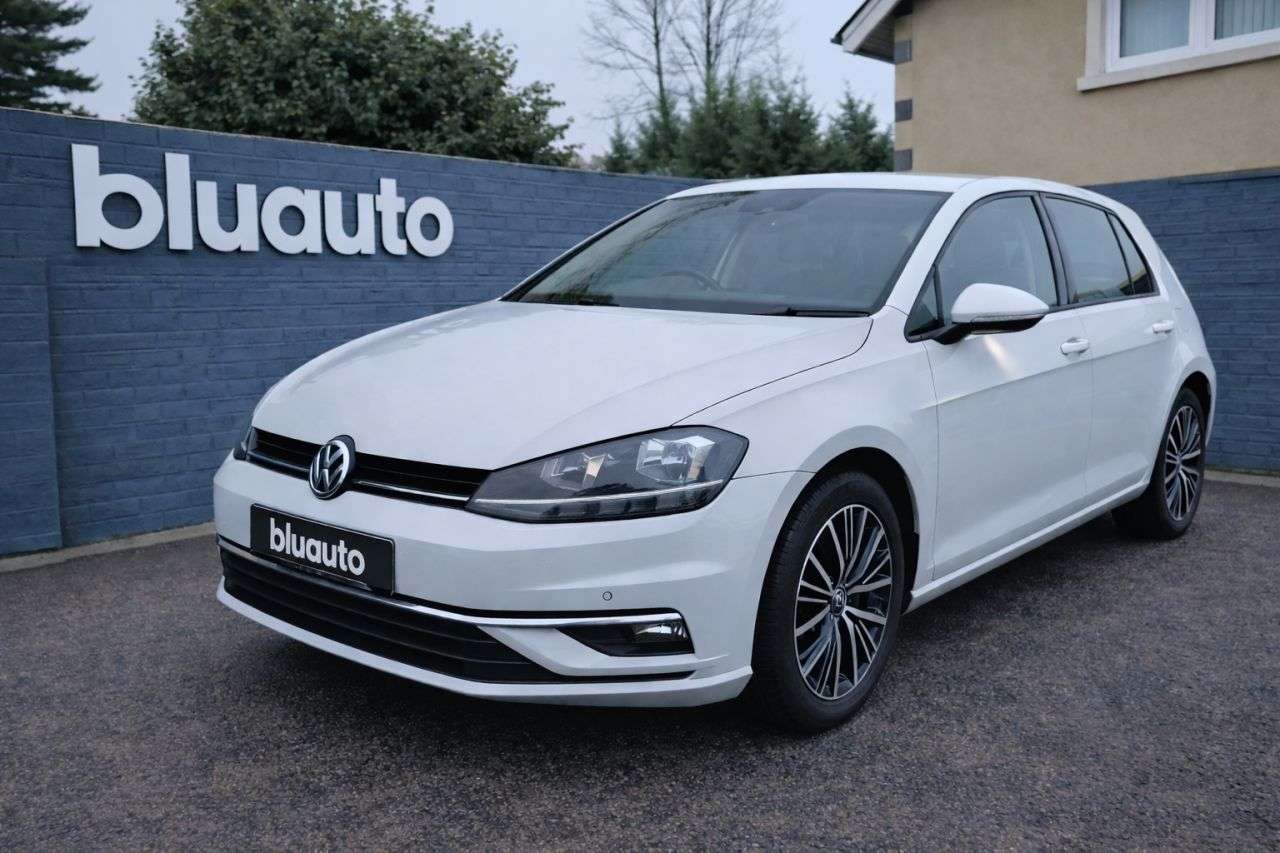A 2017 VOLKSWAGEN GOLF 1.4 TSI SE Nav Hatchback 5dr Petrol Manual Euro 6 (s/s) (125 ps) A 2017 VOLKSWAGEN GOLF 1.4 TSI SE Nav Hatchback 5dr Petrol Manual Euro 6 (s/s) (125 ps)