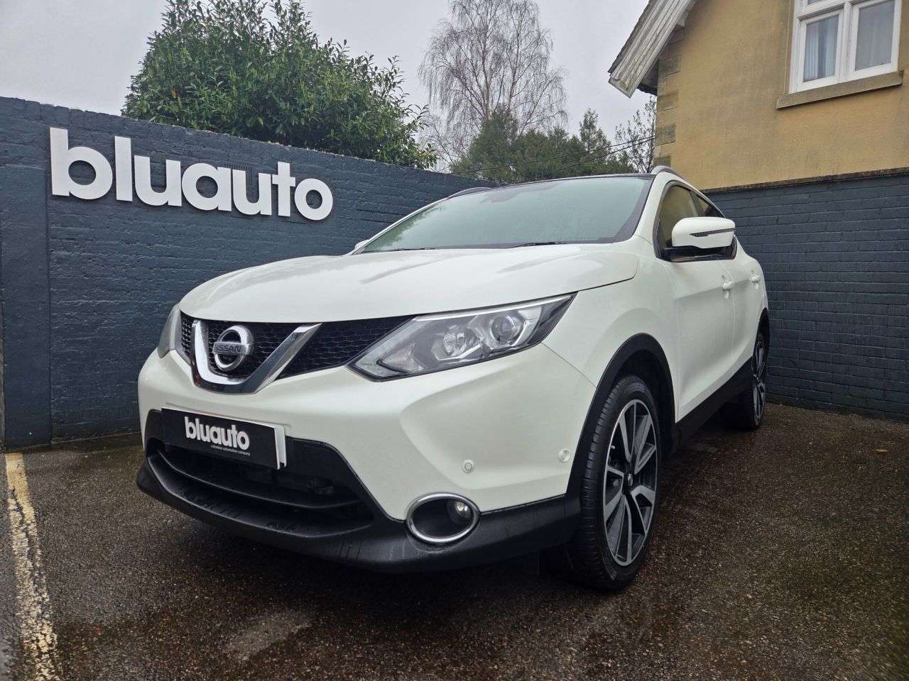 A 2017 NISSAN QASHQAI 1.2 DIG-T Tekna SUV 5dr Petrol XTRON 2WD Euro 6 (s/s) (115 ps) Leather Heat A 2017 NISSAN QASHQAI 1.2 DIG-T Tekna SUV 5dr Petrol XTRON 2WD Euro 6 (s/s) (115 ps) Leather Heat