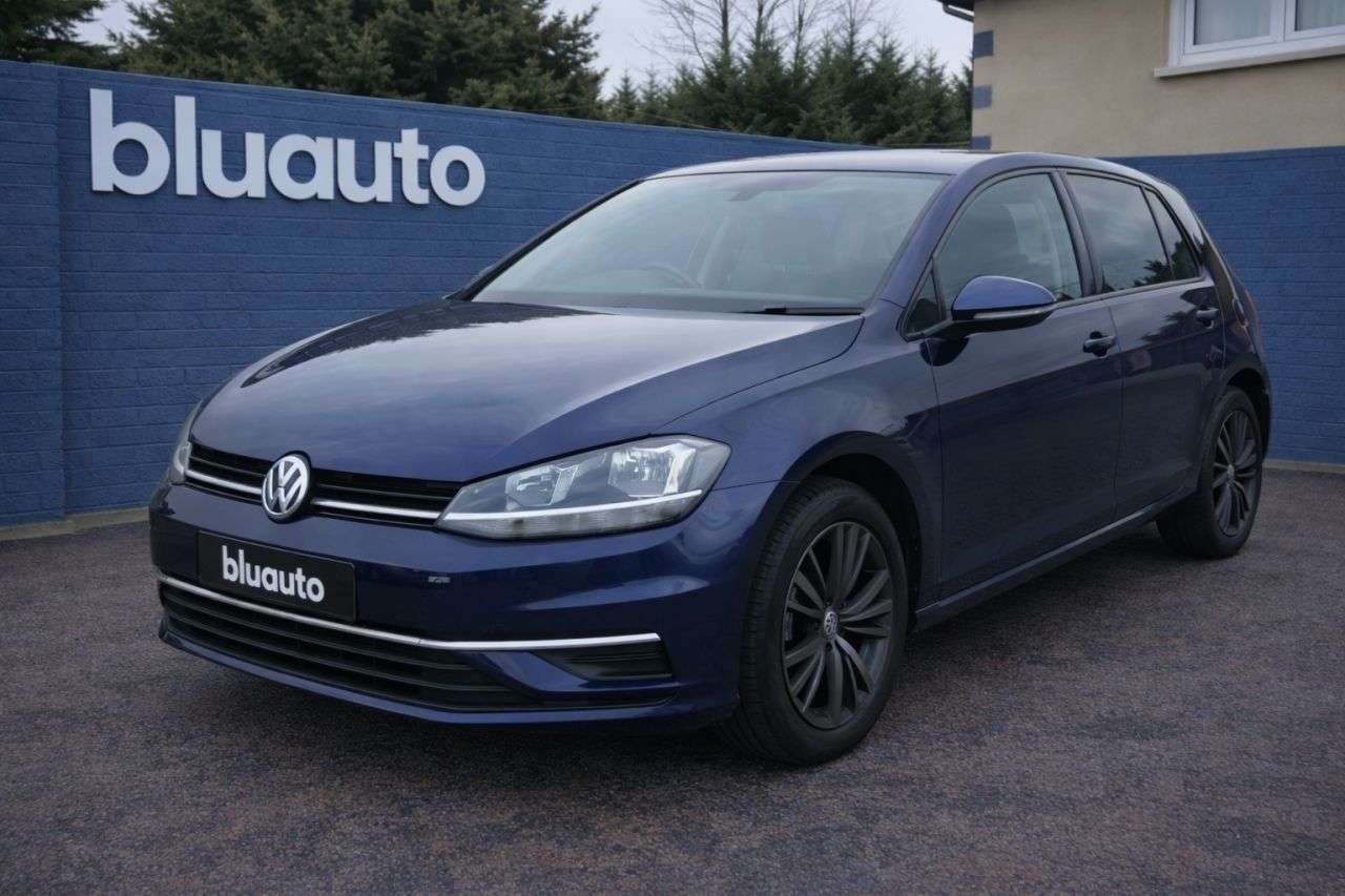 A 2018 VOLKSWAGEN GOLF 1.4 TSI SE Nav Hatchback 5dr Petrol Manual Euro 6 (s/s) (125 ps) A 2018 VOLKSWAGEN GOLF 1.4 TSI SE Nav Hatchback 5dr Petrol Manual Euro 6 (s/s) (125 ps)