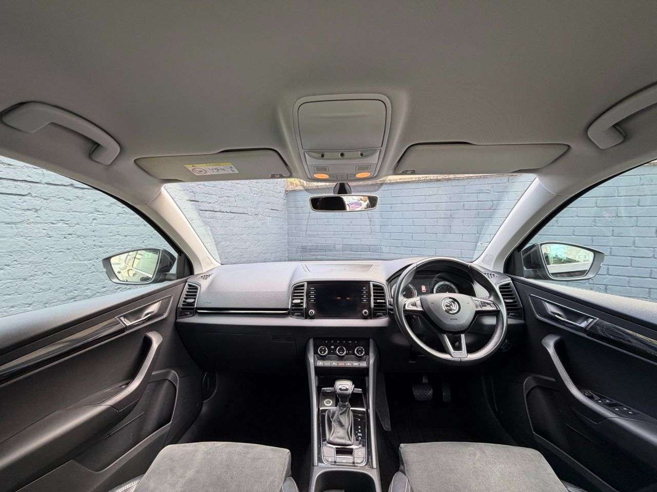 A 2019 SKODA KAROQ 1.5 TSI ACT SE L SUV 5dr Petrol DSG Euro 6 (s/s) (150 ps) Leather/Alcantara A 2019 SKODA KAROQ 1.5 TSI ACT SE L SUV 5dr Petrol DSG Euro 6 (s/s) (150 ps) Leather/Alcantara