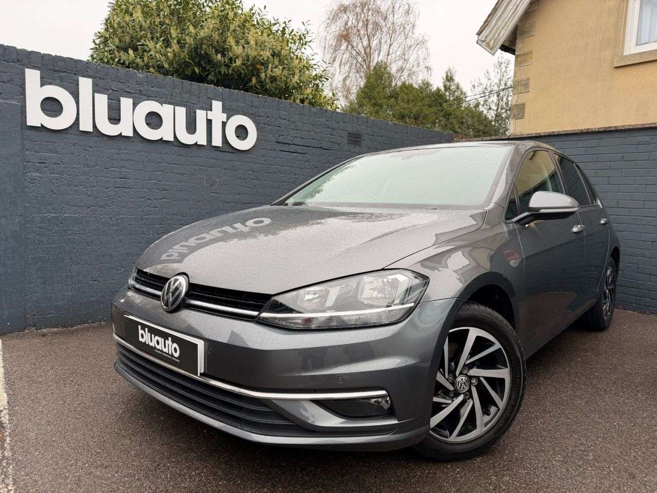A 2019 VOLKSWAGEN GOLF 1.0 TSI Match Hatchback 5dr Petrol Manual Euro 6 (s/s) (115 ps) Apple Carpl A 2019 VOLKSWAGEN GOLF 1.0 TSI Match Hatchback 5dr Petrol Manual Euro 6 (s/s) (115 ps) Apple Carpl