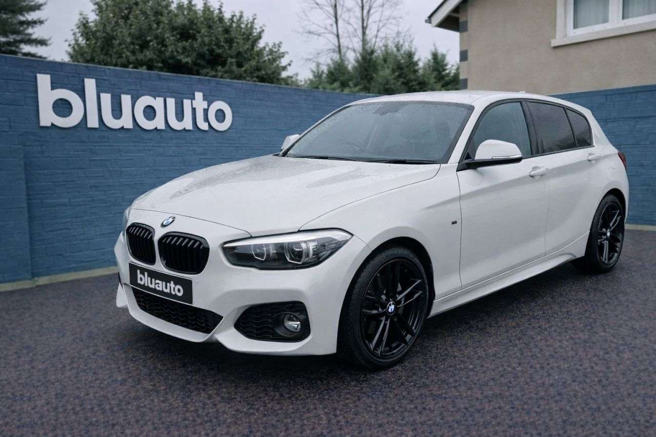A 2019 BMW 1 SERIES 1.5 118i GPF M Sport Shadow Edition Hatchback 5dr Petrol Auto Euro 6 (s/s) A 2019 BMW 1 SERIES 1.5 118i GPF M Sport Shadow Edition Hatchback 5dr Petrol Auto Euro 6 (s/s)