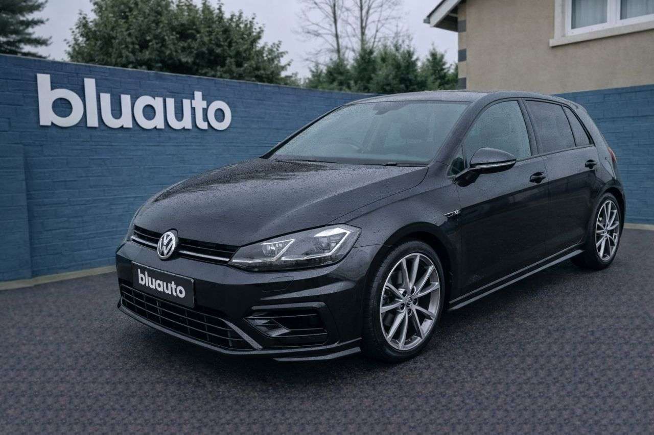 A 2020 VOLKSWAGEN GOLF 1.5 TSI EVO R-Line Edition Hatchback 5dr Petrol DSG Euro 6 (s/s) (150 ps) A 2020 VOLKSWAGEN GOLF 1.5 TSI EVO R-Line Edition Hatchback 5dr Petrol DSG Euro 6 (s/s) (150 ps)