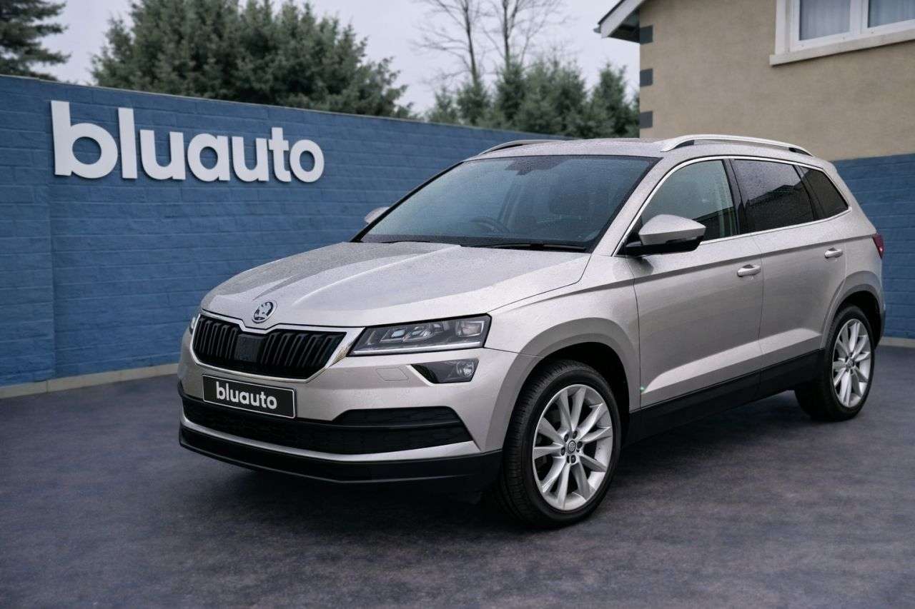 A 2018 SKODA KAROQ 1.5 TSI SE L SUV 5dr Petrol Manual Euro 6 (s/s) (150 ps) A 2018 SKODA KAROQ 1.5 TSI SE L SUV 5dr Petrol Manual Euro 6 (s/s) (150 ps)