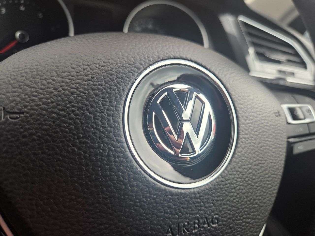 2019 VOLKSWAGEN TIGUAN 2019 VOLKSWAGEN TIGUAN