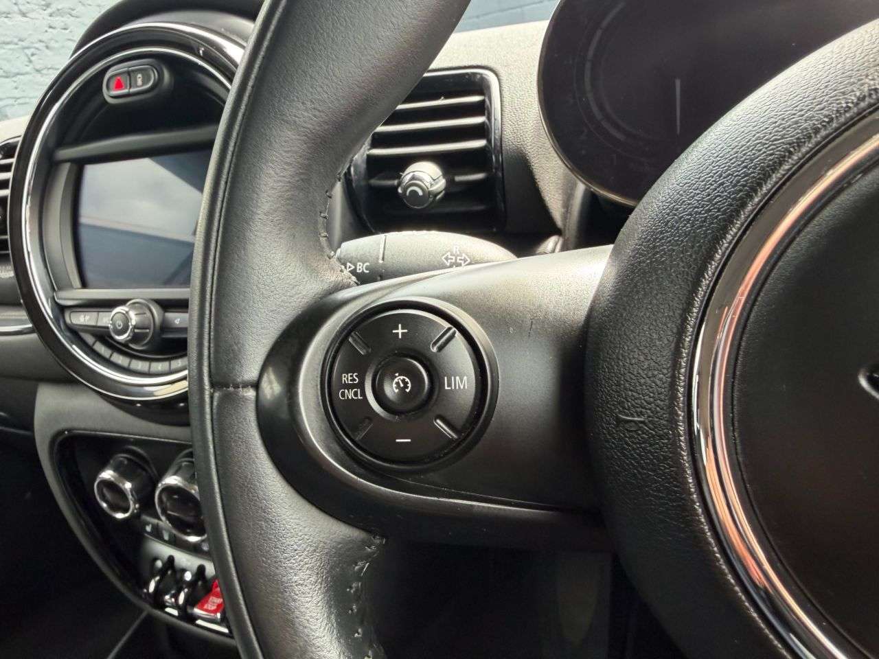 2020 MINI CLUBMAN 2020 MINI CLUBMAN