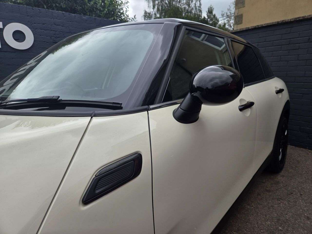 2016 MINI CLUBMAN 2016 MINI CLUBMAN