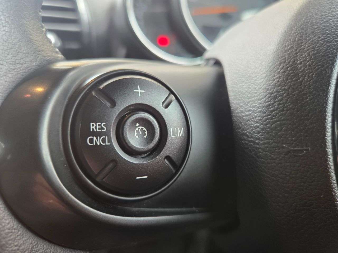 2016 MINI CLUBMAN 2016 MINI CLUBMAN