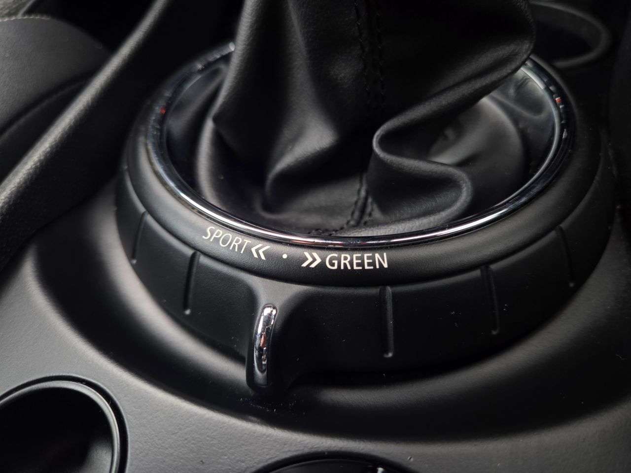 2016 MINI CLUBMAN 2016 MINI CLUBMAN
