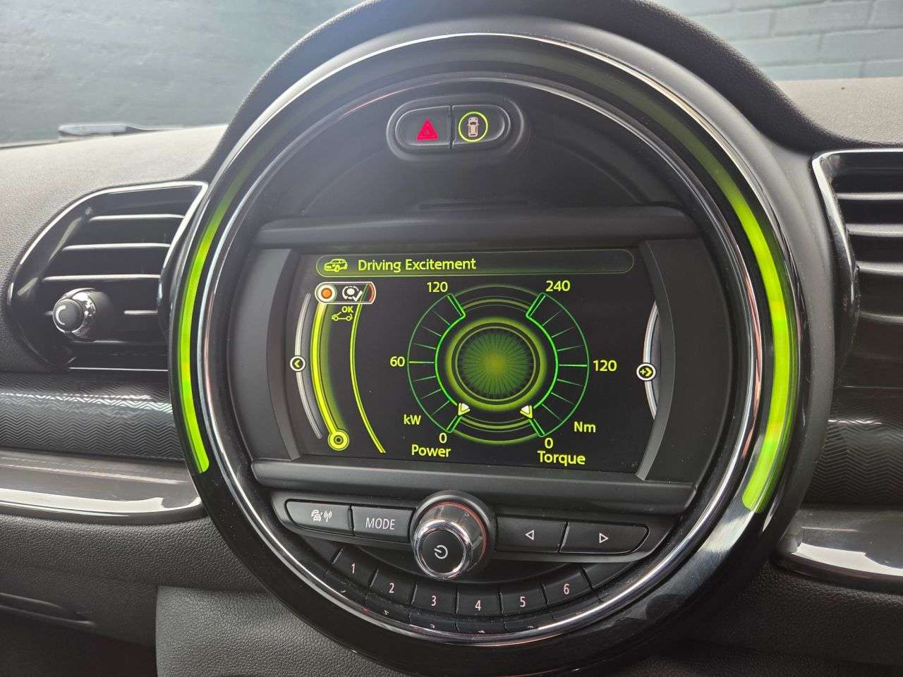 2016 MINI CLUBMAN 2016 MINI CLUBMAN