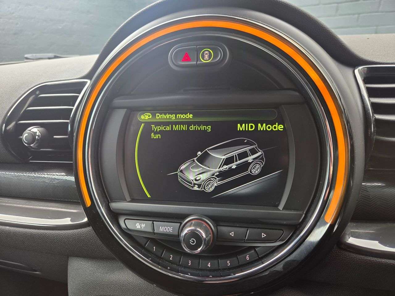 2016 MINI CLUBMAN 2016 MINI CLUBMAN