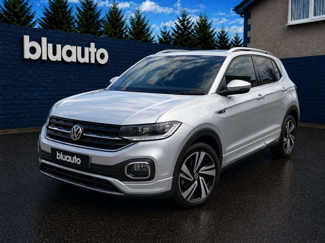 A 2019 VOLKSWAGEN T-CROSS 1.0 TSI R-Line SUV 5dr Petrol Manual Euro 6 (s/s) (115 ps) A 2019 VOLKSWAGEN T-CROSS 1.0 TSI R-Line SUV 5dr Petrol Manual Euro 6 (s/s) (115 ps)