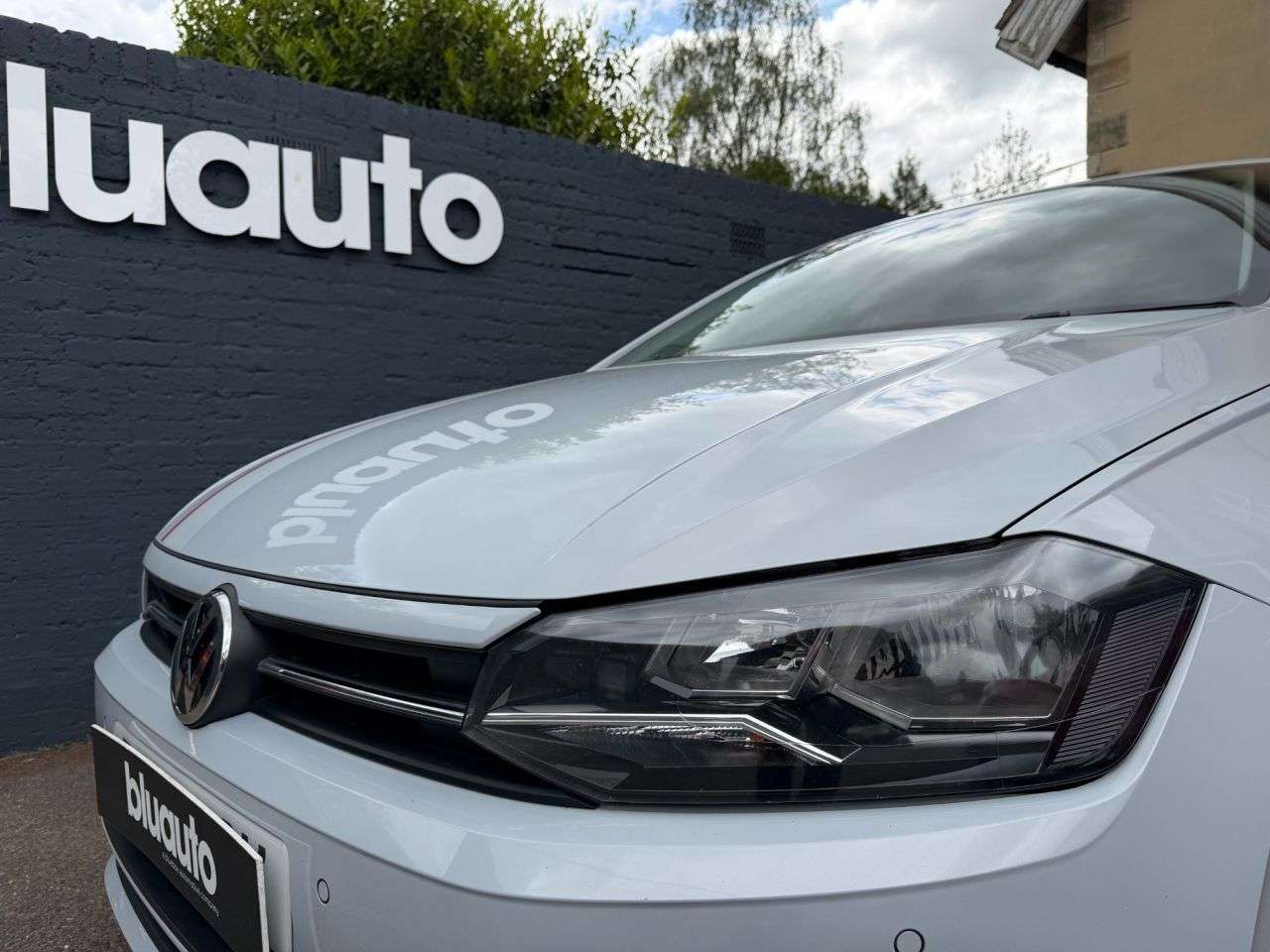 A 2020 VOLKSWAGEN POLO 1.0 TSI GPF beats Hatchback 5dr Petrol Manual Euro 6 (s/s) (95 ps) Front+Re A 2020 VOLKSWAGEN POLO 1.0 TSI GPF beats Hatchback 5dr Petrol Manual Euro 6 (s/s) (95 ps) Front+Re