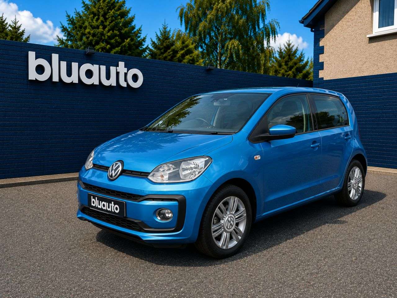 A 2019 VOLKSWAGEN UP! 1.0 High up! Hatchback 5dr Petrol Manual Euro 6 (s/s) (90 ps) Bluetooth, DA A 2019 VOLKSWAGEN UP! 1.0 High up! Hatchback 5dr Petrol Manual Euro 6 (s/s) (90 ps) Bluetooth, DA