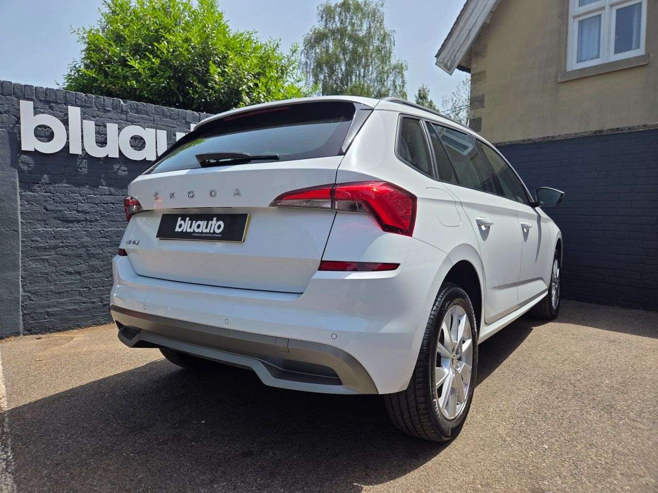 A 2021 SKODA KAMIQ 1.0 TSI SE SUV 5dr Petrol Manual Euro 6 (s/s) (95 ps) Rear Sensors, Apple C A 2021 SKODA KAMIQ 1.0 TSI SE SUV 5dr Petrol Manual Euro 6 (s/s) (95 ps) Rear Sensors, Apple C