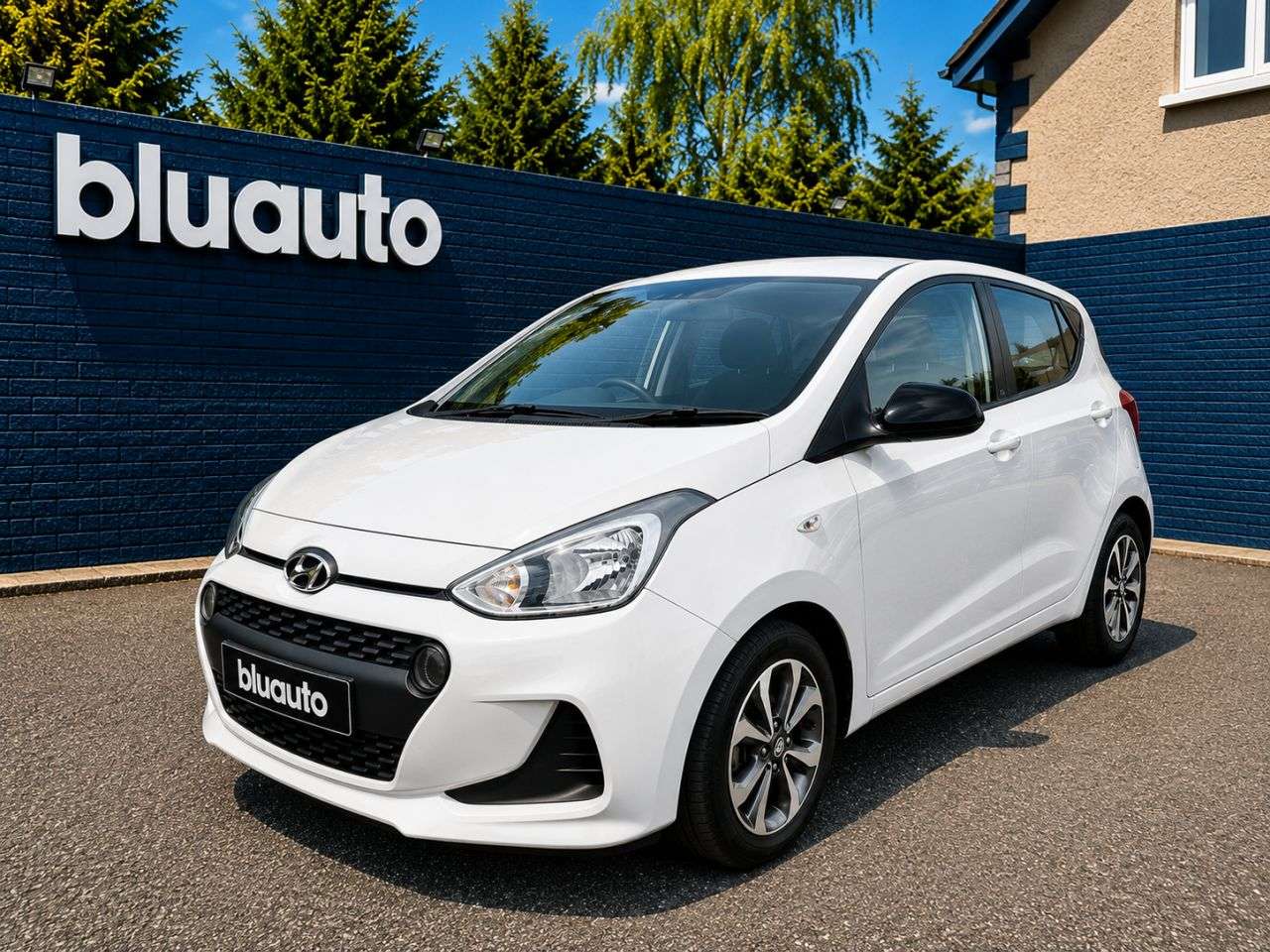 A 2020 HYUNDAI I10 1.0 Play Hatchback 5dr Petrol Manual Euro 6 (67 ps) A 2020 HYUNDAI I10 1.0 Play Hatchback 5dr Petrol Manual Euro 6 (67 ps)