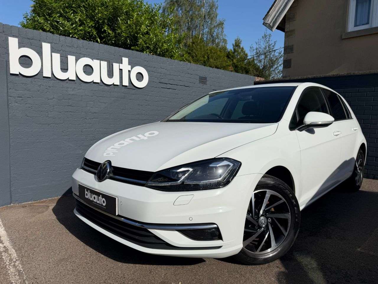 A 2020 VOLKSWAGEN GOLF 1.5 TSI EVO Match Edition Hatchback 5dr Petrol DSG Euro 6 (s/s) (150 ps) He A 2020 VOLKSWAGEN GOLF 1.5 TSI EVO Match Edition Hatchback 5dr Petrol DSG Euro 6 (s/s) (150 ps) He