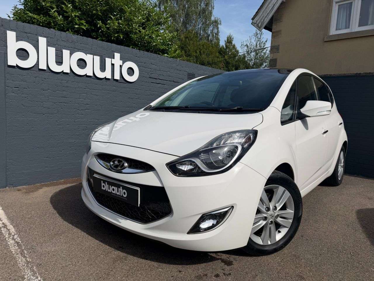 A 2013 HYUNDAI IX20 1.6 Style Hatchback 5dr Petrol Auto Euro 5 (123 bhp) Lovely History / Bluet A 2013 HYUNDAI IX20 1.6 Style Hatchback 5dr Petrol Auto Euro 5 (123 bhp) Lovely History / Bluet