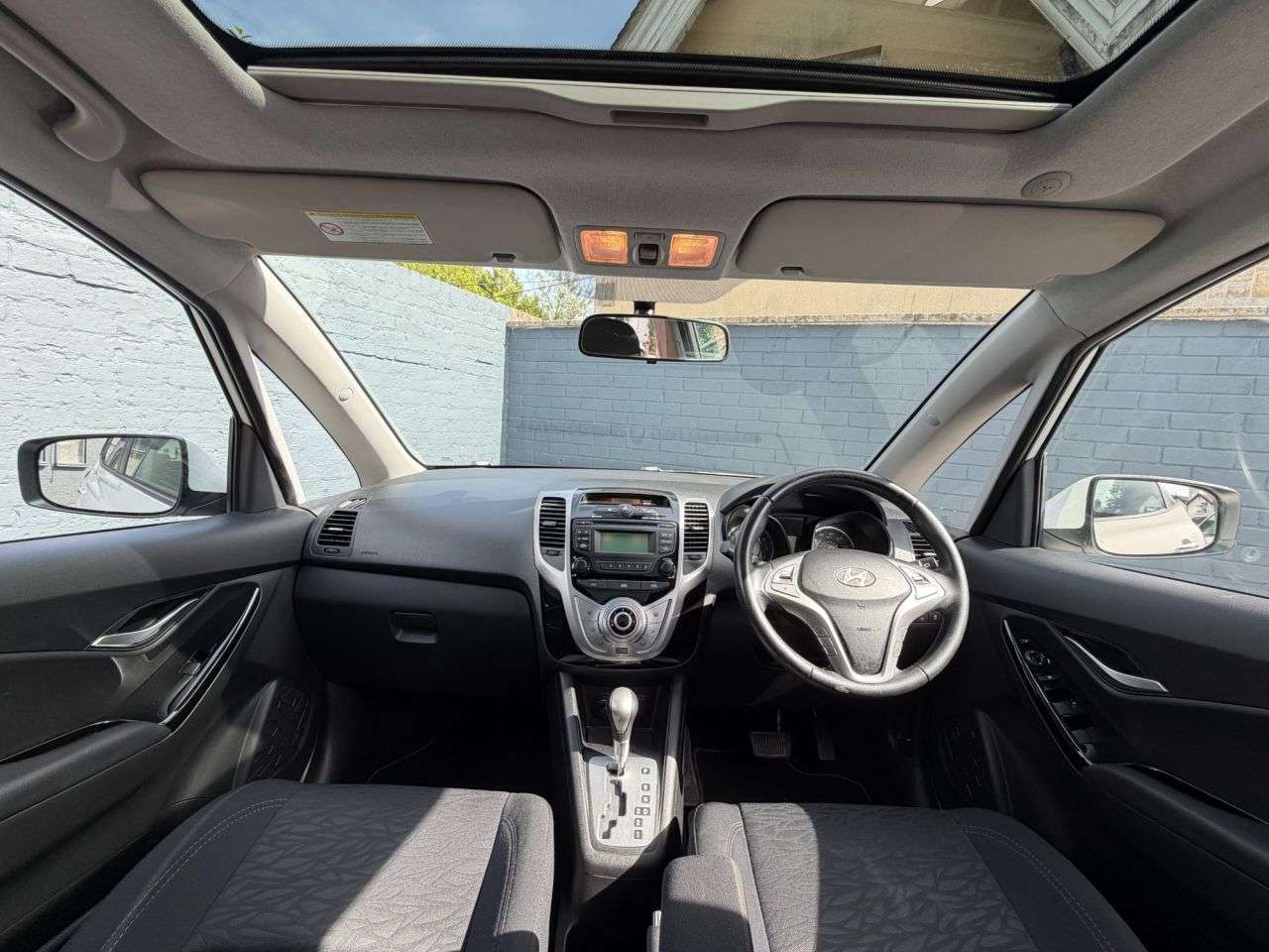 A 2013 HYUNDAI IX20 1.6 Style Hatchback 5dr Petrol Auto Euro 5 (123 bhp) Lovely History / Bluet A 2013 HYUNDAI IX20 1.6 Style Hatchback 5dr Petrol Auto Euro 5 (123 bhp) Lovely History / Bluet