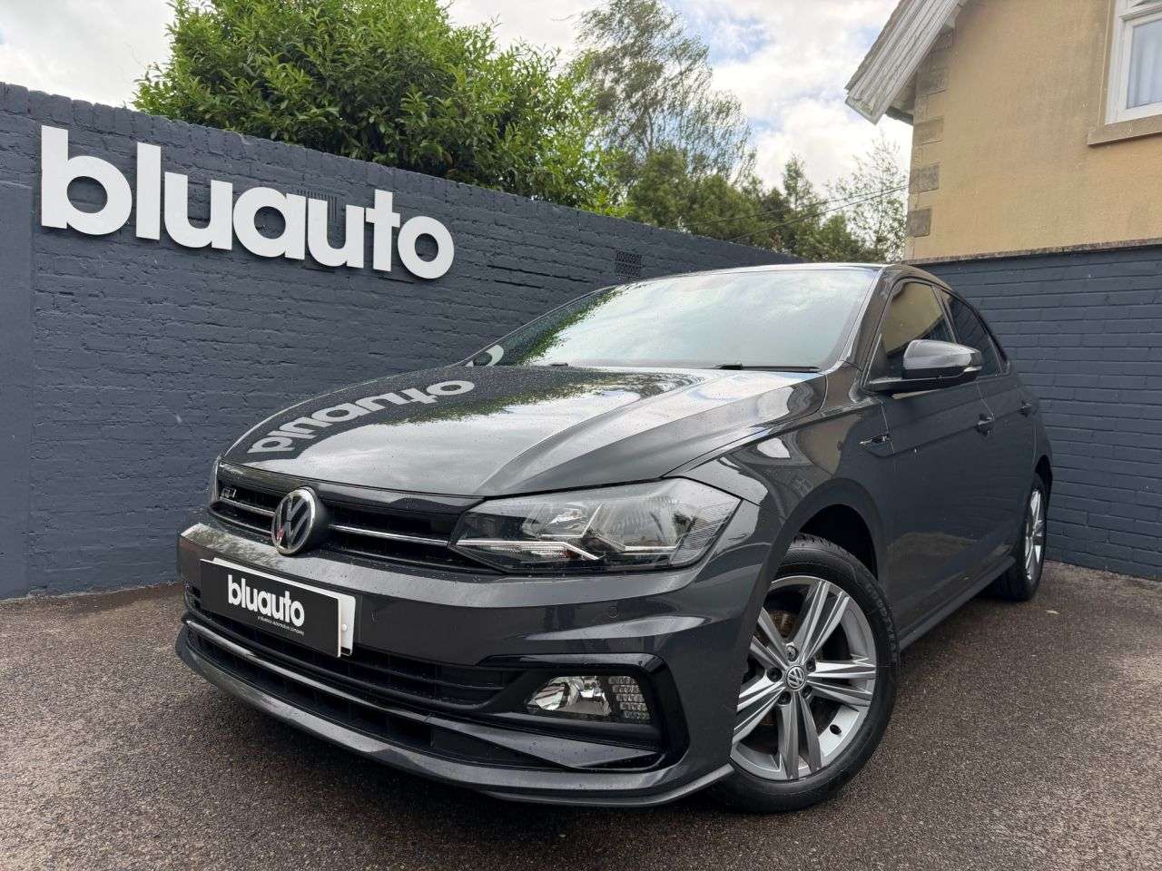 A 2018 VOLKSWAGEN POLO 1.0 TSI R-Line Hatchback 5dr Petrol Manual Euro 6 (s/s) (95 ps) F&R Sensors A 2018 VOLKSWAGEN POLO 1.0 TSI R-Line Hatchback 5dr Petrol Manual Euro 6 (s/s) (95 ps) F&R Sensors