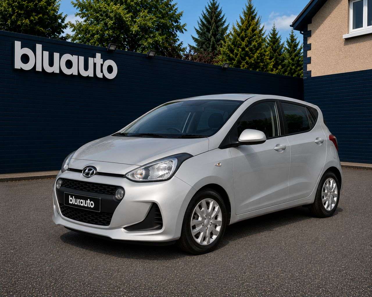 A 2017 HYUNDAI I10 1.2 SE Hatchback 5dr Petrol Auto Euro 6 (87 ps) Bluetooth / USB / DAB A 2017 HYUNDAI I10 1.2 SE Hatchback 5dr Petrol Auto Euro 6 (87 ps) Bluetooth / USB / DAB