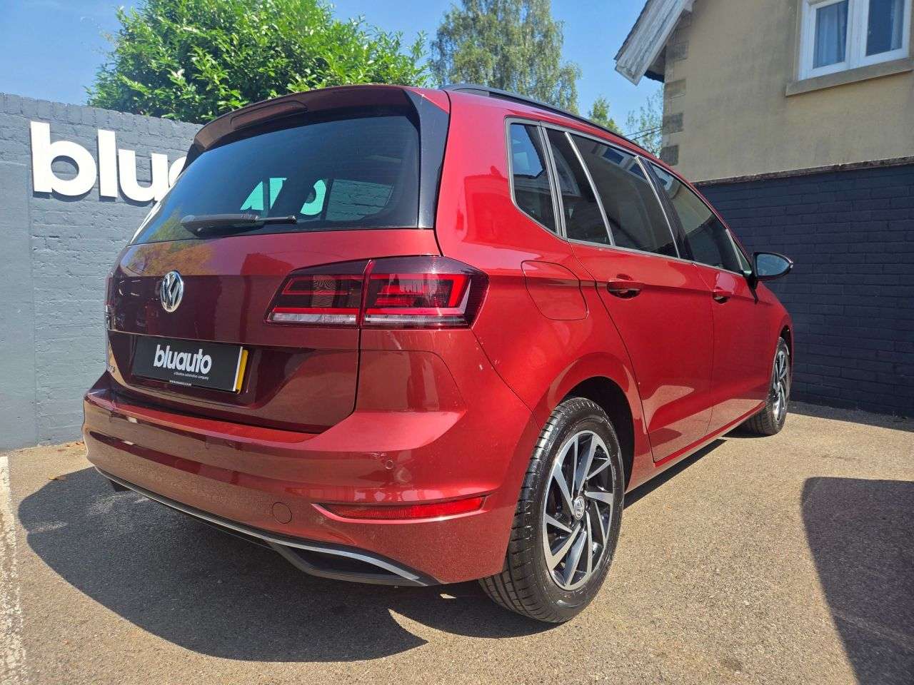 A 2019 VOLKSWAGEN GOLF SV 1.5 TSI EVO Match MPV 5dr Petrol DSG Euro 6 (s/s) (150 ps) Low Mileage / Fr A 2019 VOLKSWAGEN GOLF SV 1.5 TSI EVO Match MPV 5dr Petrol DSG Euro 6 (s/s) (150 ps) Low Mileage / Fr