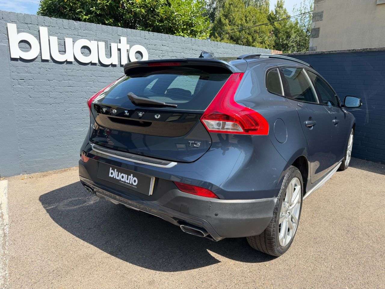 2018 VOLVO V40 CROSS COUNTRY 2018 VOLVO V40 CROSS COUNTRY