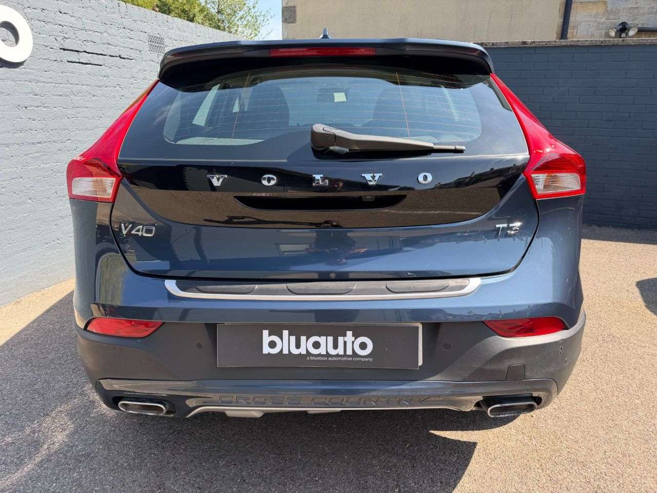 2018 VOLVO V40 CROSS COUNTRY 2018 VOLVO V40 CROSS COUNTRY