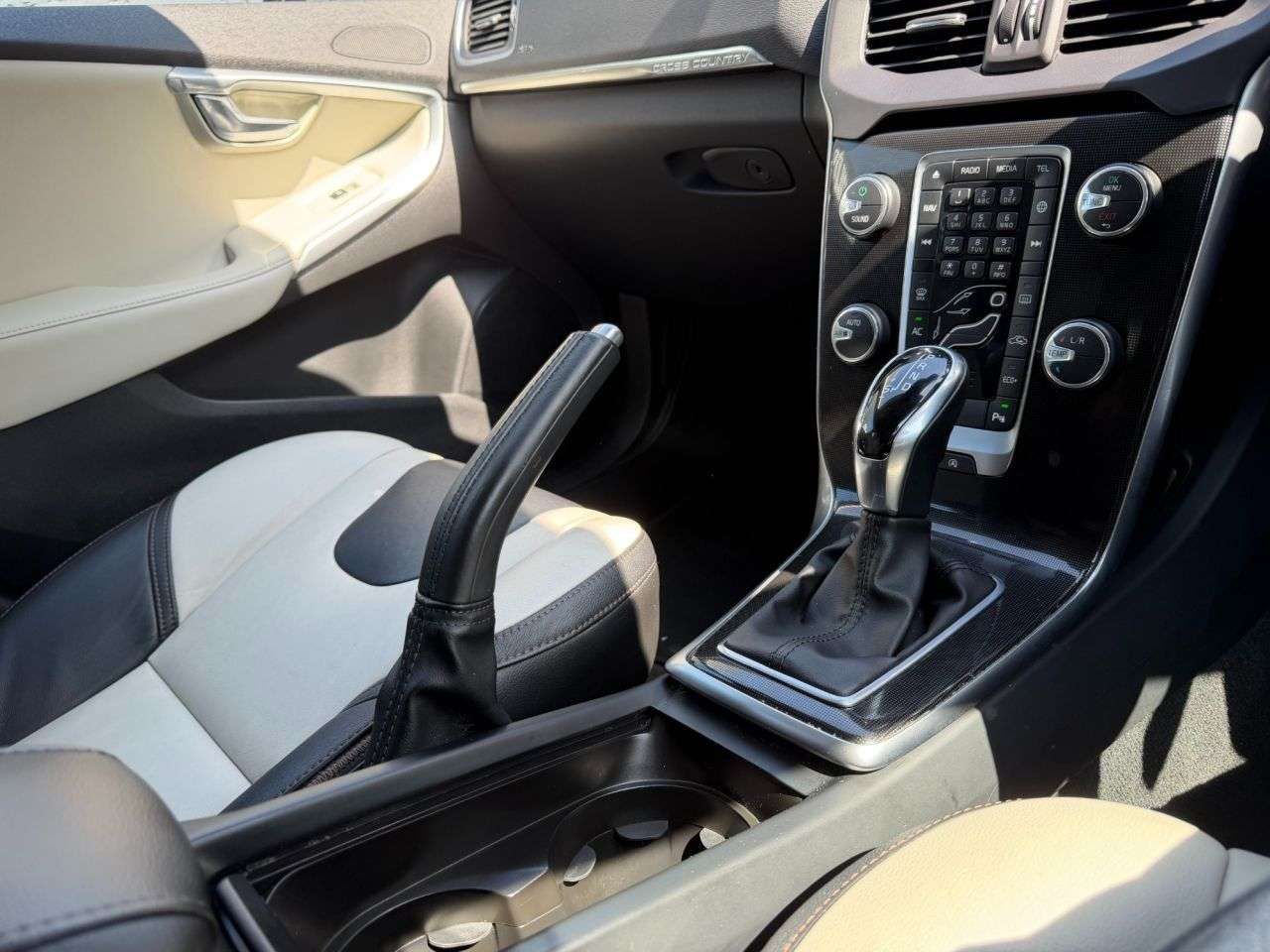 2018 VOLVO V40 CROSS COUNTRY 2018 VOLVO V40 CROSS COUNTRY