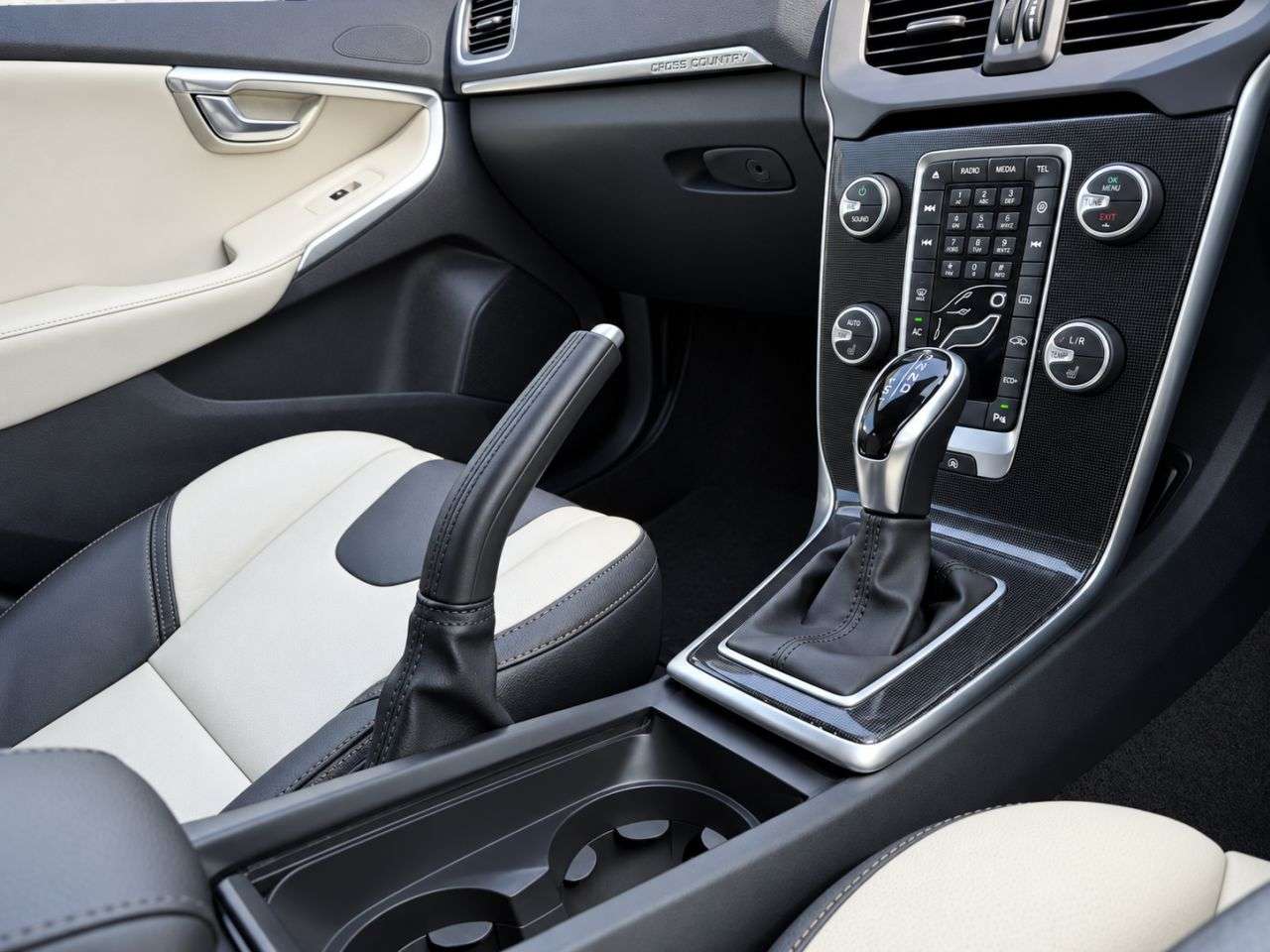 2018 VOLVO V40 CROSS COUNTRY 2018 VOLVO V40 CROSS COUNTRY