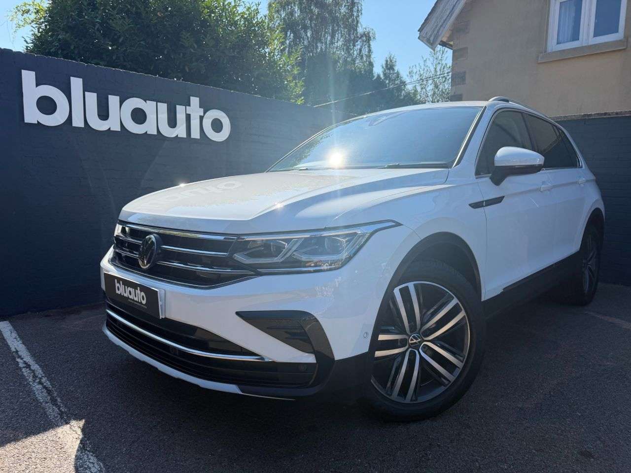A 2023 VOLKSWAGEN TIGUAN 1.5 TSI Elegance SUV 5dr Petrol DSG Euro 6 (s/s) (150 ps) Heated Steering W A 2023 VOLKSWAGEN TIGUAN 1.5 TSI Elegance SUV 5dr Petrol DSG Euro 6 (s/s) (150 ps) Heated Steering W