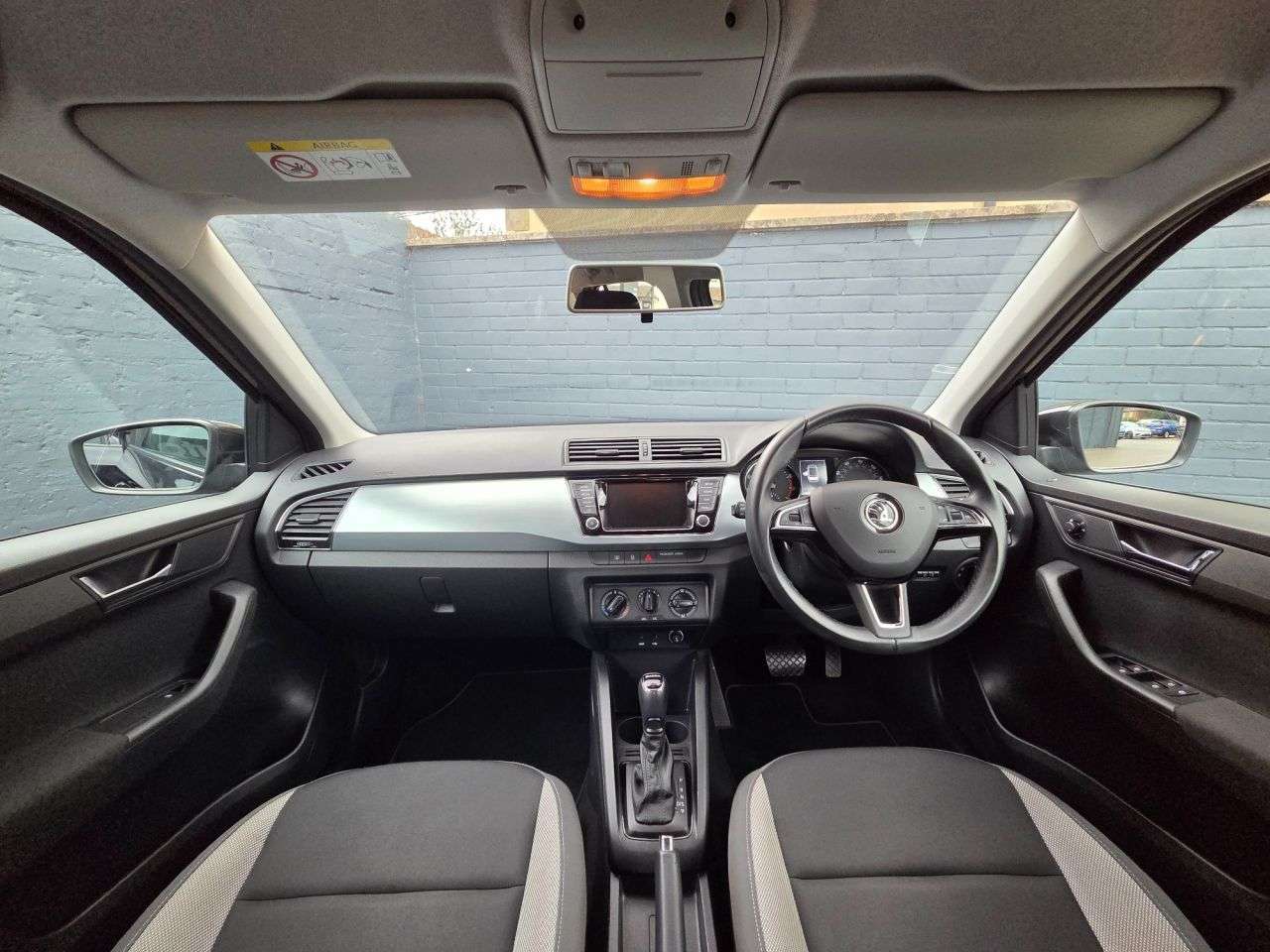 A 2018 SKODA FABIA 1.0 TSI SE Estate 5dr Petrol DSG Euro 6 (s/s) (110 ps) A 2018 SKODA FABIA 1.0 TSI SE Estate 5dr Petrol DSG Euro 6 (s/s) (110 ps)
