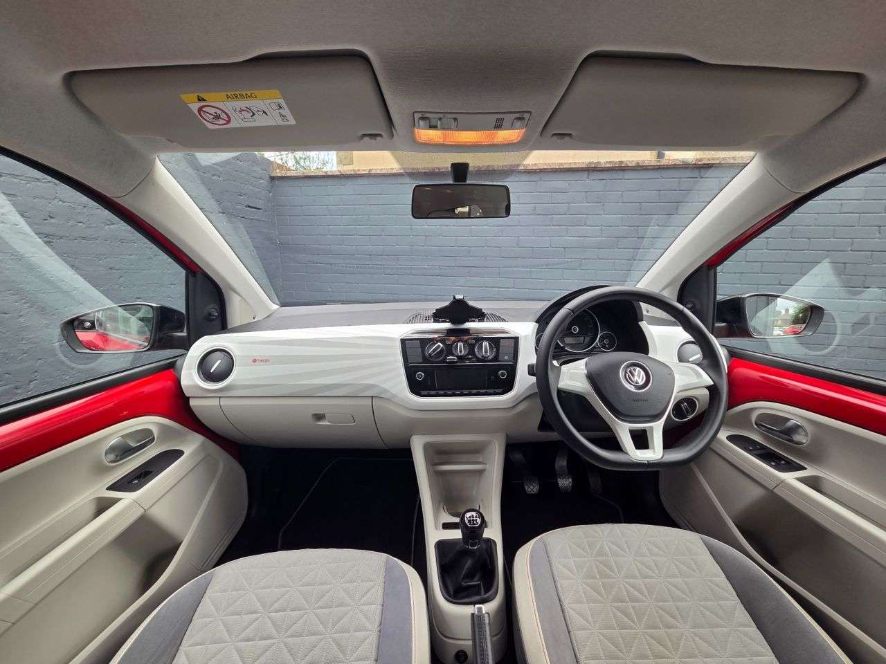 A 2017 VOLKSWAGEN UP! 1.0 up! beats Hatchback 3dr Petrol Manual Euro 6 (s/s) (90 ps) Part Leather A 2017 VOLKSWAGEN UP! 1.0 up! beats Hatchback 3dr Petrol Manual Euro 6 (s/s) (90 ps) Part Leather