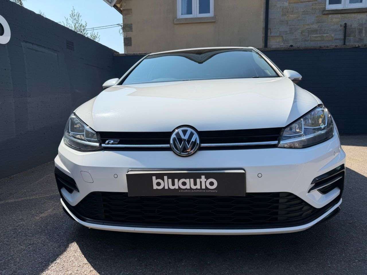 A 2018 VOLKSWAGEN GOLF 1.5 TSI EVO R-Line Hatchback 5dr Petrol Manual Euro 6 (s/s) (150 ps) Apple A 2018 VOLKSWAGEN GOLF 1.5 TSI EVO R-Line Hatchback 5dr Petrol Manual Euro 6 (s/s) (150 ps) Apple