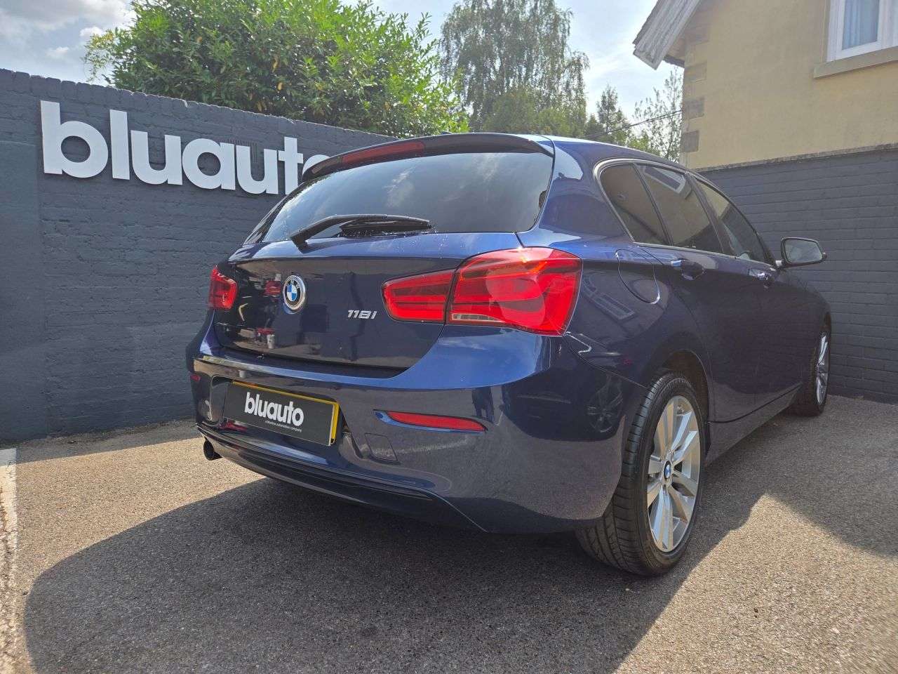A 2019 BMW 1 SERIES 1.5 118i Sport Hatchback 5dr Petrol Manual Euro 6 (s/s) (136 ps) Bluetooth A 2019 BMW 1 SERIES 1.5 118i Sport Hatchback 5dr Petrol Manual Euro 6 (s/s) (136 ps) Bluetooth