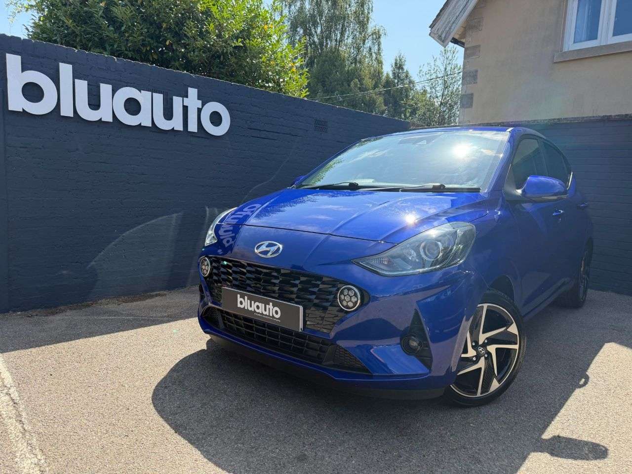 A 2022 HYUNDAI I10 1.0 Premium Hatchback 5dr Petrol Manual Euro 6 (s/s) (67 ps) A 2022 HYUNDAI I10 1.0 Premium Hatchback 5dr Petrol Manual Euro 6 (s/s) (67 ps)