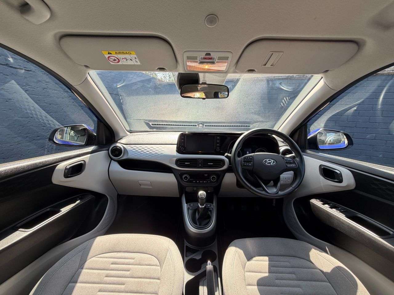 A 2022 HYUNDAI I10 1.0 Premium Hatchback 5dr Petrol Manual Euro 6 (s/s) (67 ps) A 2022 HYUNDAI I10 1.0 Premium Hatchback 5dr Petrol Manual Euro 6 (s/s) (67 ps)