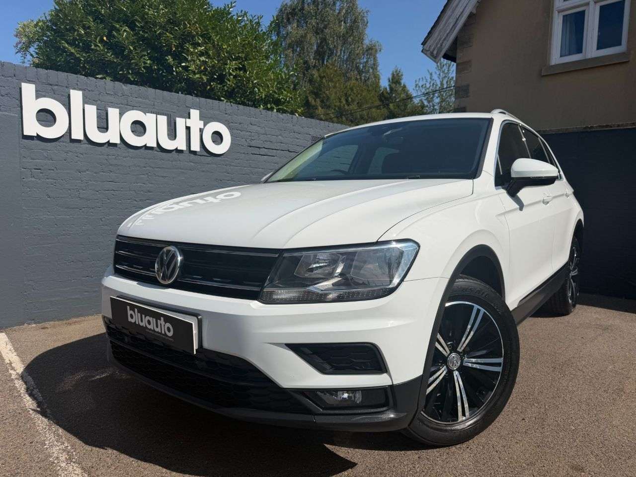 A 2018 VOLKSWAGEN TIGUAN 1.4 TSI SE Navigation SUV 5dr Petrol DSG 4Motion Euro 6 (s/s) (150 ps) Adap A 2018 VOLKSWAGEN TIGUAN 1.4 TSI SE Navigation SUV 5dr Petrol DSG 4Motion Euro 6 (s/s) (150 ps) Adap