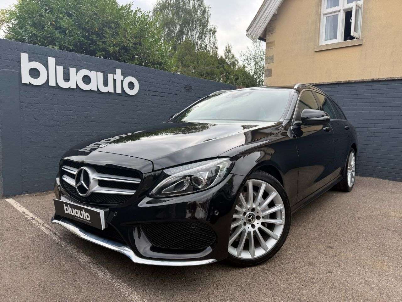 A 2018 MERCEDES-BENZ C CLASS 2.0 C200 AMG Line (Premium) Estate 5dr Petrol G-Tronic+ 4MATIC Euro 6 (s/s) A 2018 MERCEDES-BENZ C CLASS 2.0 C200 AMG Line (Premium) Estate 5dr Petrol G-Tronic+ 4MATIC Euro 6 (s/s)