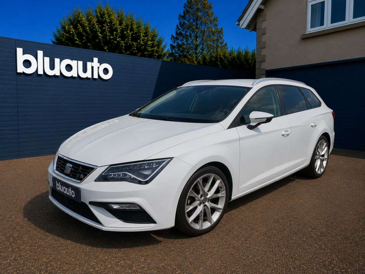 A 2017 SEAT LEON 1.4 TSI FR Technology ST 5dr Petrol Manual Euro 6 (s/s) (125 ps) A 2017 SEAT LEON 1.4 TSI FR Technology ST 5dr Petrol Manual Euro 6 (s/s) (125 ps)