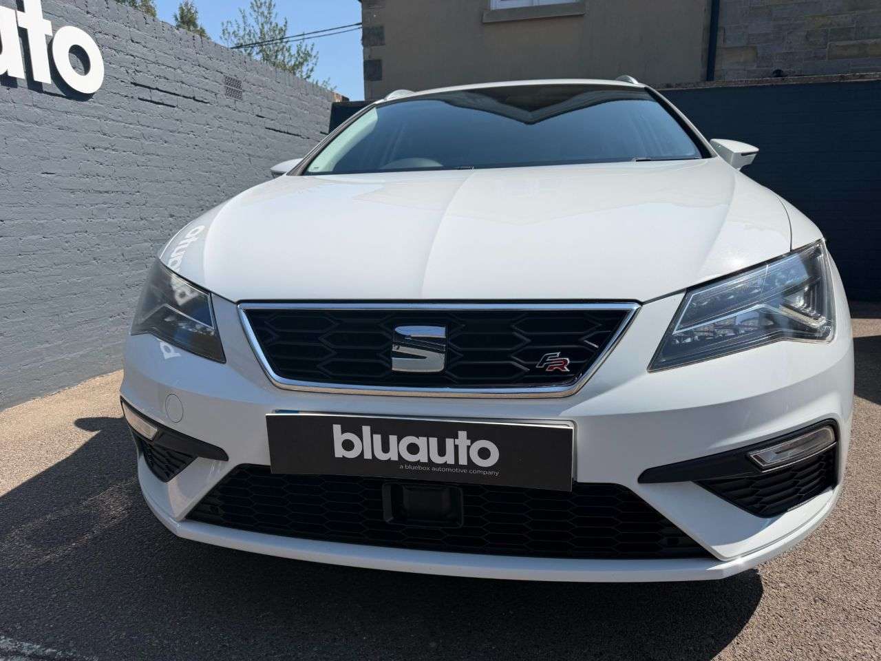 A 2017 SEAT LEON 1.4 TSI FR Technology ST 5dr Petrol Manual Euro 6 (s/s) (125 ps) Sat Nav / A 2017 SEAT LEON 1.4 TSI FR Technology ST 5dr Petrol Manual Euro 6 (s/s) (125 ps) Sat Nav /