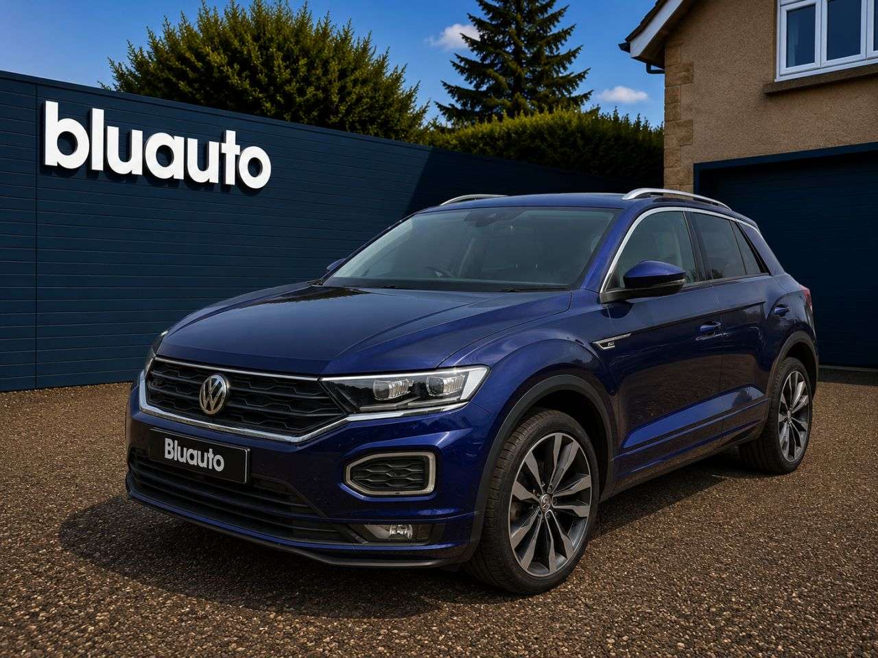 A 2019 VOLKSWAGEN T-ROC 1.6 TDI R-Line SUV 5dr Diesel Manual Euro 6 (s/s) (115 ps) F&R Park Sensors A 2019 VOLKSWAGEN T-ROC 1.6 TDI R-Line SUV 5dr Diesel Manual Euro 6 (s/s) (115 ps) F&R Park Sensors