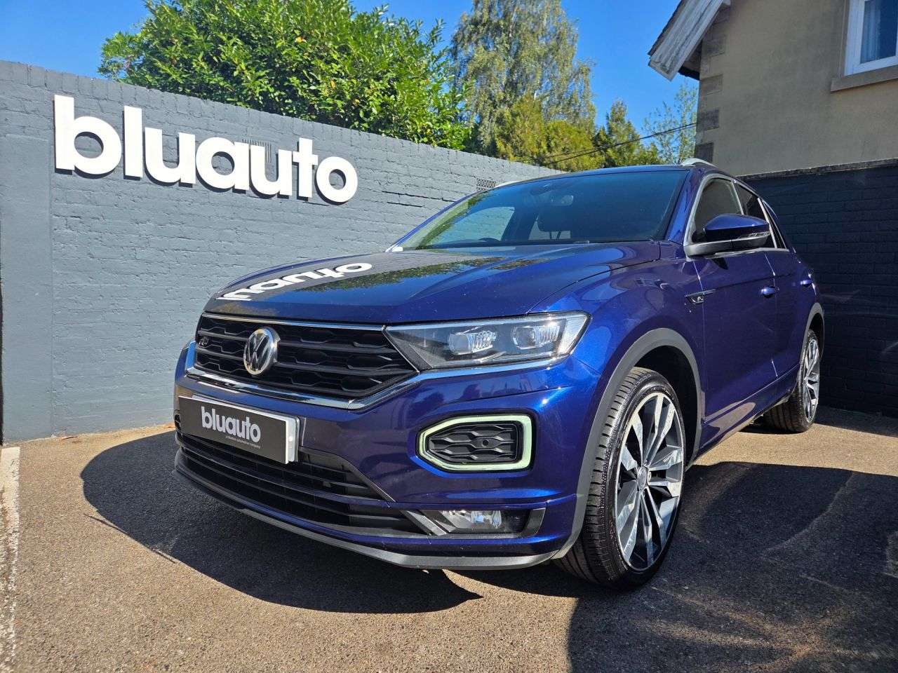 A 2019 VOLKSWAGEN T-ROC 1.6 TDI R-Line SUV 5dr Diesel Manual Euro 6 (s/s) (115 ps) F&R Park Sensors A 2019 VOLKSWAGEN T-ROC 1.6 TDI R-Line SUV 5dr Diesel Manual Euro 6 (s/s) (115 ps) F&R Park Sensors